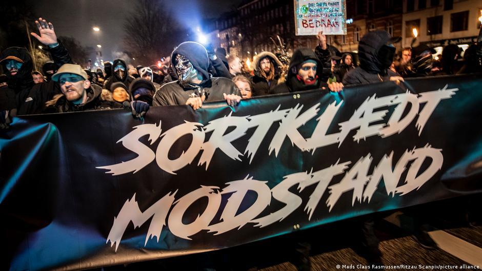 Dinamarca Dinamarca Dinamarca alivió algunas restricciones, mientras que otras, para disgusto de los manifestantes contra el bloqueo, se extendieron.