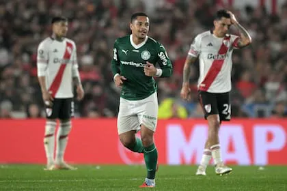 vitor-roque-anoto-el-segundo-gol-de-palmeiras-en-WQG3KMQQRBHLBBKWCPRISAMOMA