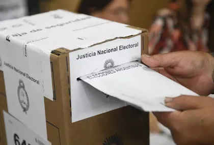 las-autoridades-de-mesa-en-las-elecciones-GCAQSPVUMNEKFMONJY4AMZHPFQ