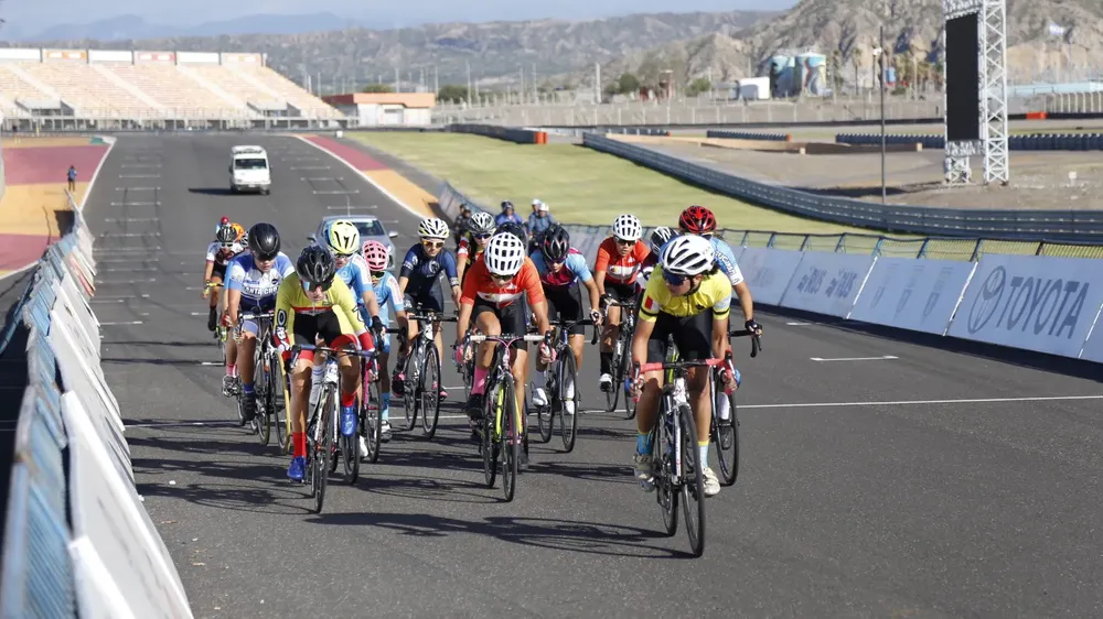 FOTOGRAFIAS-PARA-GACETILLA-CICLISMO-FEMENINO-Y-JUNIOR-ARGENTINO-DE-RUTA-JUNIOR-SAN-JUAN-2022-2