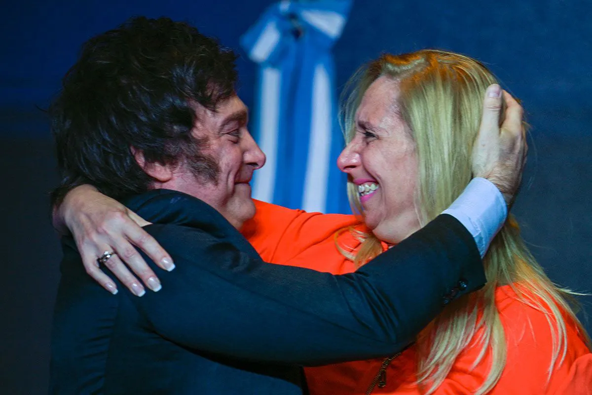 javier-y-karina-milei-foto-LUIS-ROBAYO-AFP