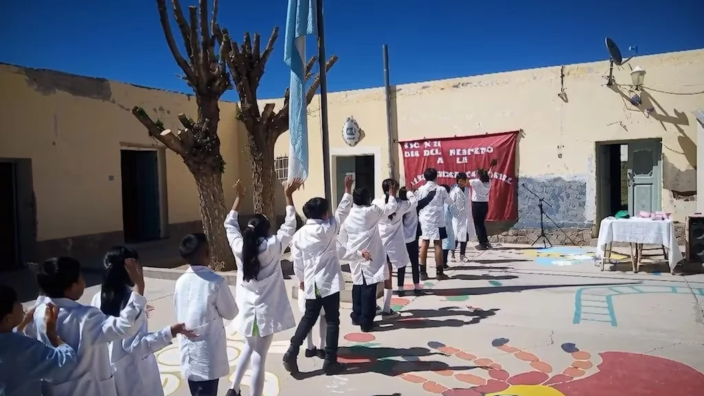 cuando-el-ano-pasado-cerraron-la-escuela-n-71-no-solo-pusieron-un-candado-firmaron-el-acta-de-defuncion-de-toda-una-comunidad-foto-captura-de-eltrece-PRCCBH6KMRCIJJJ6AR7DKOWVYM