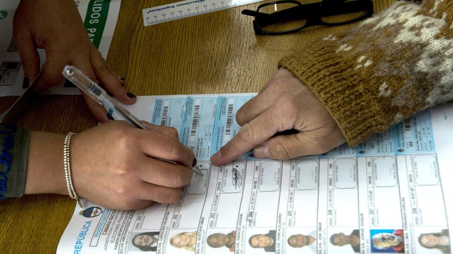 elecciones-paso-gente-votando-1920-2
