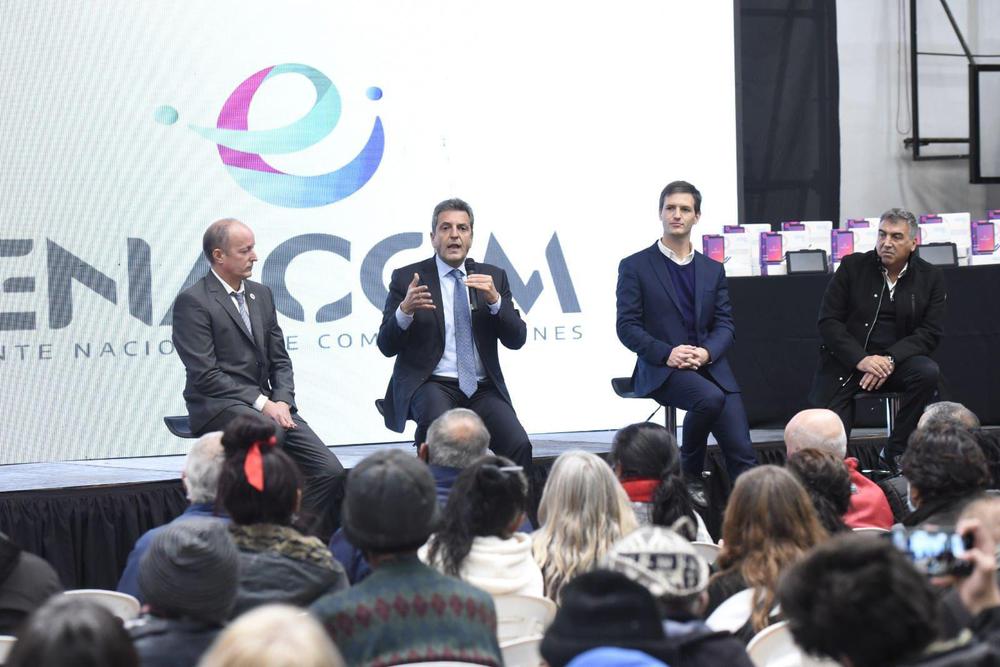 22062022 - Massa entrega tablet en San Vicente