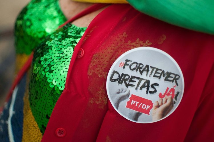 brasil-manifestantes-pro_532756.jpg_1263027659