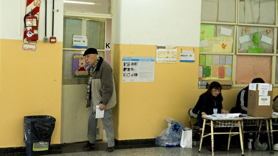 elecciones-paso-gente-votando-1920-1