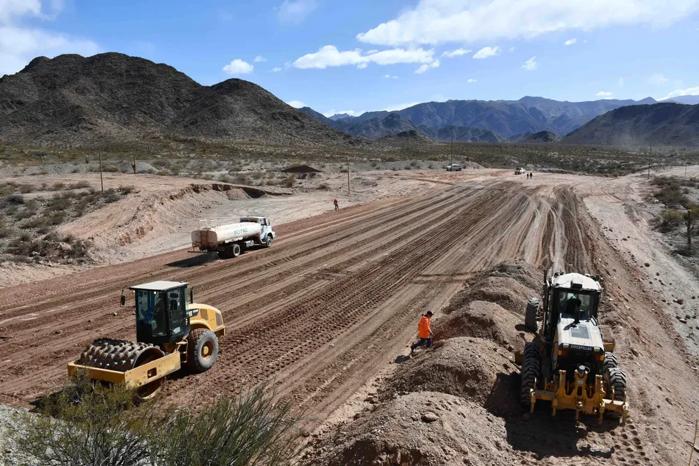 vialidad_nacional_avanza_con_la_pavimentacion_de_dos_tramos_de_la_ruta_nacional_40_en_su_paso_por_salta