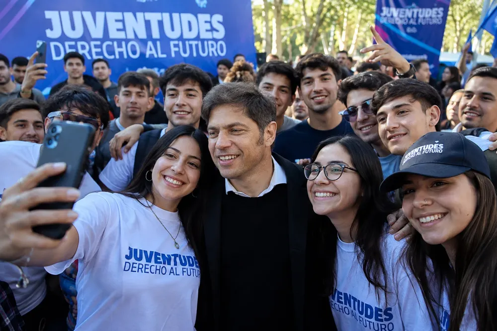 axel con la juventud