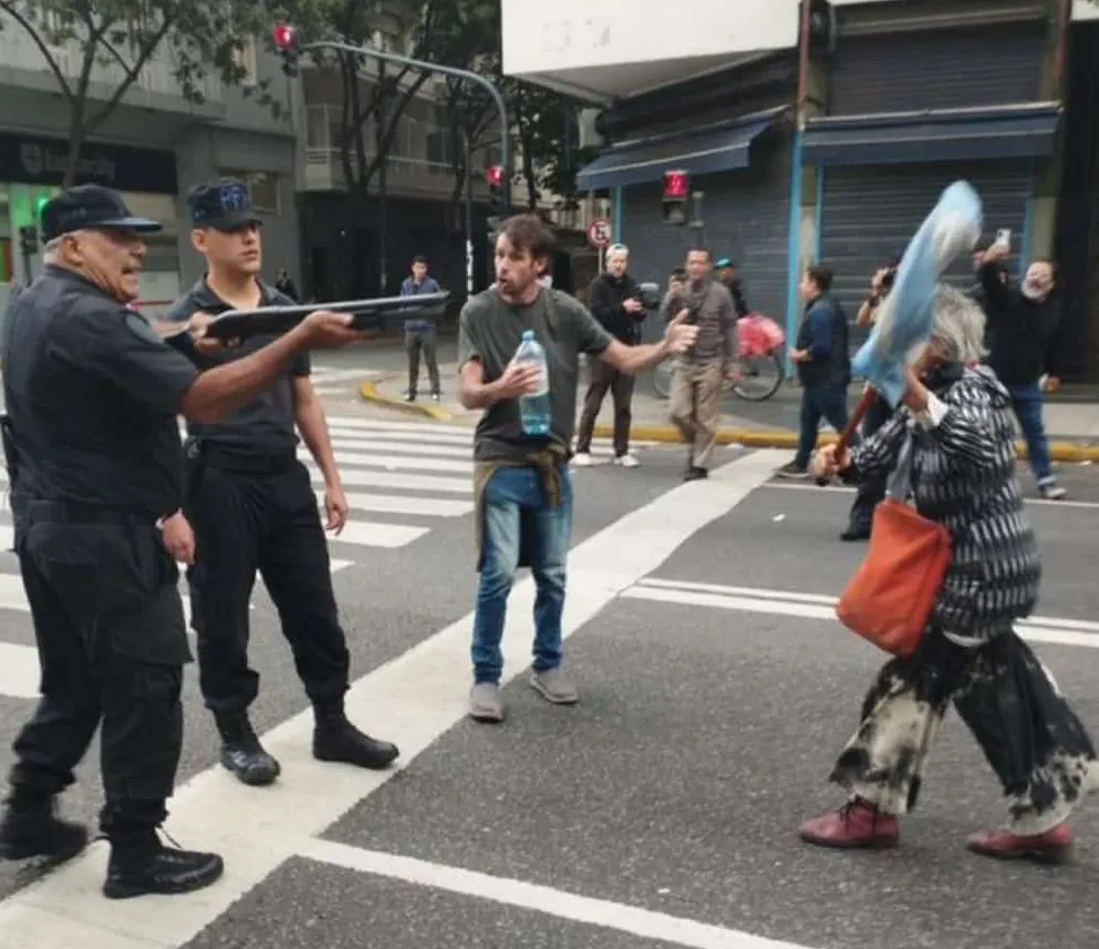 Represión policial en marcha de jubilados