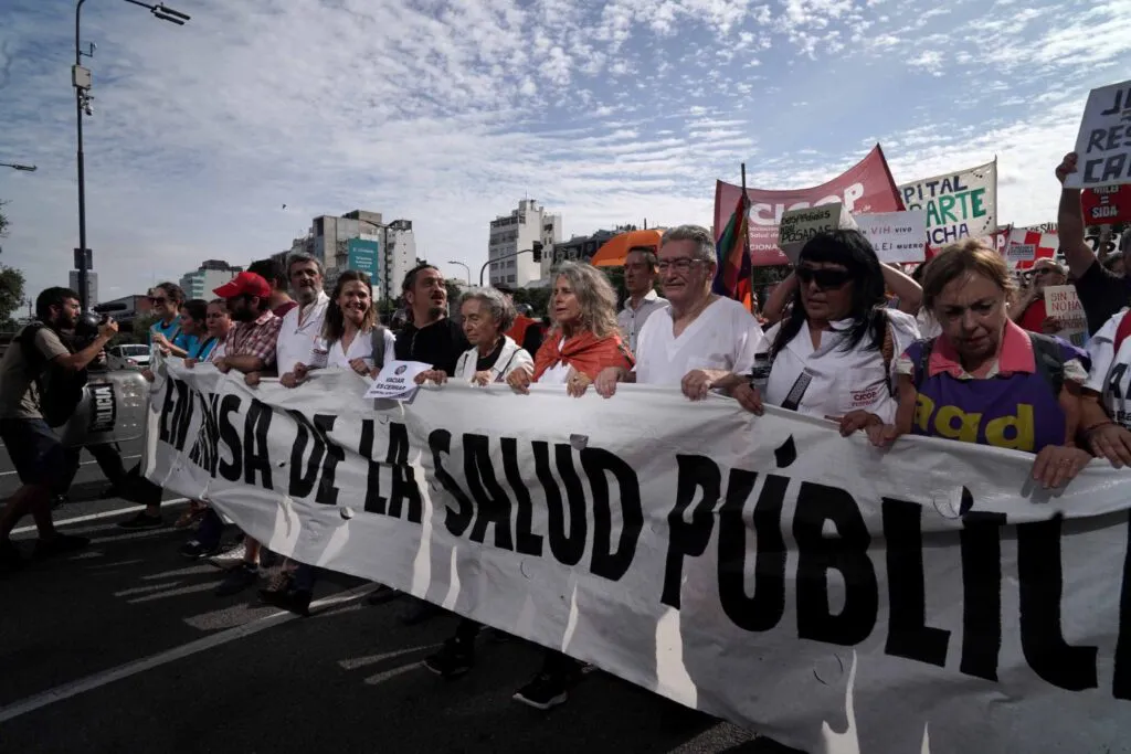 renuncia masiva de médicos en el ministerio de Salud