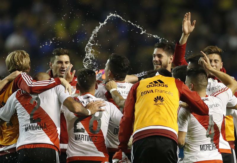 Siga, siga, siga el baile...